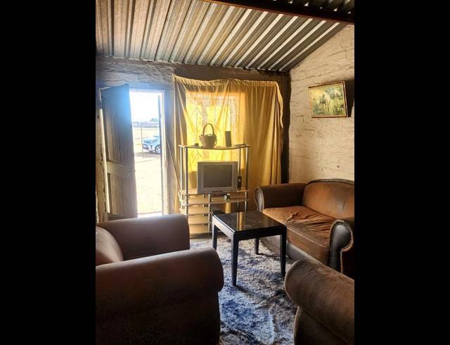 2 BEDROOM HOUSE FOR SALE IN TEMBA UNIT 7